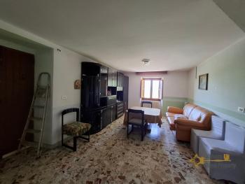 Three-bedroom country house in good conditions, with vaulted ceilings, cellar and garage. Schiavi D'Abruzzo Img15