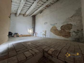 Cosy town house with terrace and garage located in the center of the village.Scerni. Img14