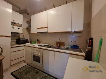 Cosy town house with terrace and garage located in the center of the village.Scerni. Img7