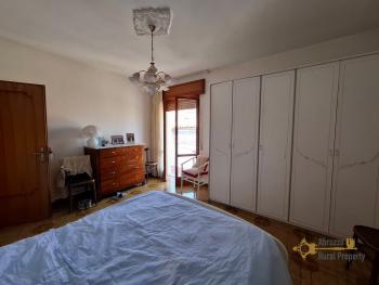 Three-bedroom, large town house in perfect conditions with cellar. Carpineto Sinello Img29