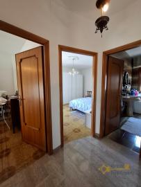 Three-bedroom, large town house in perfect conditions with cellar. Carpineto Sinello Img20