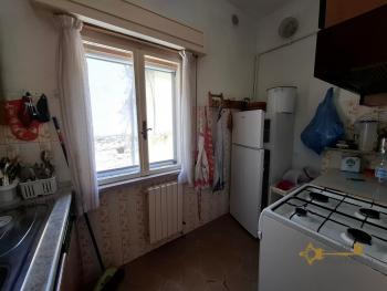 Three-bedroom, large town house in perfect conditions with cellar. Carpineto Sinello Img9