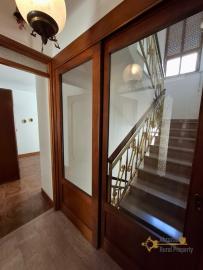 Three-bedroom, large town house in perfect conditions with cellar. Carpineto Sinello Img19