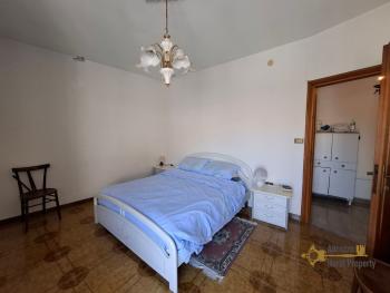 Three-bedroom, large town house in perfect conditions with cellar. Carpineto Sinello Img27