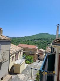 Three-bedroom, large town house in perfect conditions with cellar. Carpineto Sinello Img31