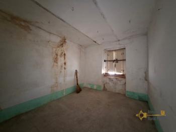 Cosy two- bedroom town house with cotto tiles, vaulted ceilings, traditional stone cellar. Torrebruna Img16