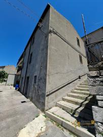 Cosy two- bedroom town house with cotto tiles, vaulted ceilings, traditional stone cellar. Torrebruna Img20