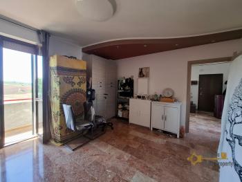 Spacious three-bedroom apartment with panoramic balcony and large garage. San Salvo Img32