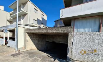 Spacious three-bedroom apartment with panoramic balcony and large garage. San Salvo Img37