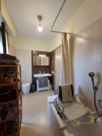 Spacious three-bedroom apartment with panoramic balcony and large garage. San Salvo Img28