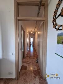 Spacious three-bedroom apartment with panoramic balcony and large garage. San Salvo Img14