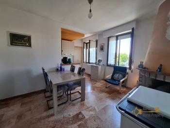 Spacious three-bedroom apartment with panoramic balcony and large garage. San Salvo Img2