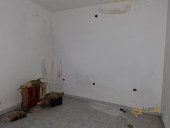 Four-bedroom town house with panoramic view, barn and small back garden. Castiglione Messer Marino Img25