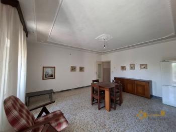 Four-bedroom town house with panoramic view, barn and small back garden. Castiglione Messer Marino Img7