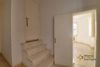 Two-bedroom town house of 90 smq, situated at 10 minutes from the Adriatic Coast. Cupello Img27