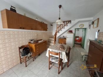 Two-bedroom town house in habitable conditions with cellar. Celenza Sul Trigno Img4