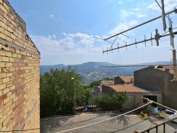 Two-bedroom town house in habitable conditions with cellar. Celenza Sul Trigno Img11