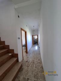 Spacious country house surrounded by 3000 sqm of land. Atessa Img14