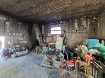 Spacious country house surrounded by 3000 sqm of land. Atessa Img33