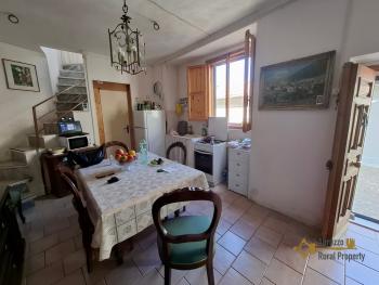 Three-bedroom town house with panoramic view of the mountains. Schiavi D'Abruzzo Img4