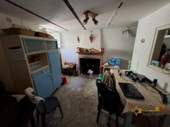 Three-bedroom town house with panoramic view of the mountains. Schiavi D'Abruzzo Img18