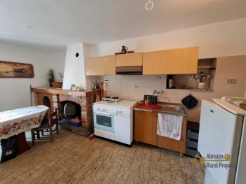 Cozy town house in perfect conditions, near the coast. Montemitro Img2