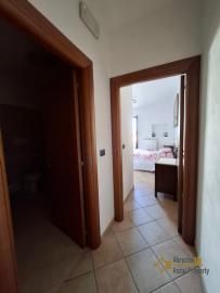 Completely restored, three-bedroom town house with panoramic terrace. Gissi Img19