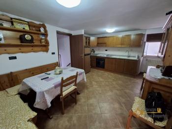 Completely restored town house with four bedrooms and vaulted ceilings. Celenza Sul Trigno Img3