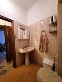 Three-bedroom stone house with a large garage and two cellars. Carpineto Sinello Img18