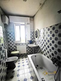 Four-bedroom stone house with panoramic terrace. Torricella Peligna Img13