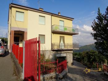Two-bedroom town house with panoramic view and additional independent unit. San Giovanni Lipioni Img2