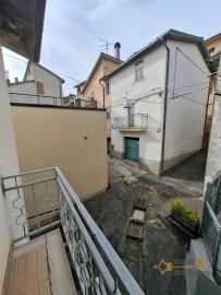 Completely restored, three-bedroom town house with panoramic view and garage. Celenza Sul Trigno Img21