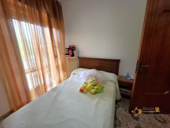 Three-bedroom town house with garden, garage and self-contained flat. Celenza Sul Trigno Img25