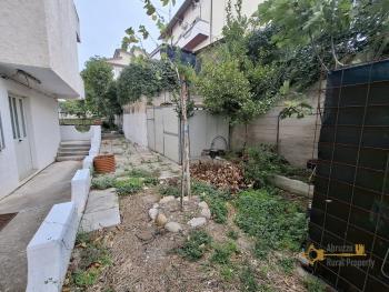 Three-bedroom town house with garden, garage and self-contained flat. Celenza Sul Trigno Img21