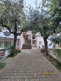 Three-bedroom town house with garden, garage and self-contained flat. Celenza Sul Trigno Img45
