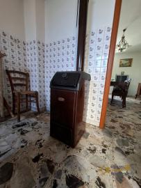 Five-bedroom, semi-detached town house with garage and cellar. Belmonte del Sannio. Img7