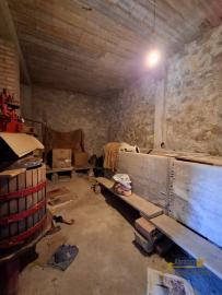 Five-bedroom, semi-detached town house with garage and cellar. Belmonte del Sannio. Img42