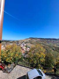 Two-bedroom town house with mountain view. Castiglione Messer Marino Img18