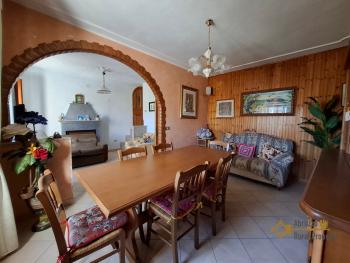 Two-bedroom town house with mountain view. Castiglione Messer Marino Img13