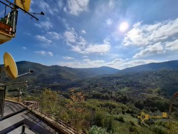 Cosy two-double bedroom town house with spectacular panoramic view and garage. San Buono. Img9