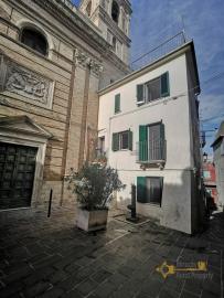 Pretty townhouse with spectacular panoramic roof terrace. Atessa, Abruzzo. Img19