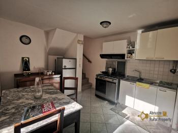 Pretty townhouse with spectacular panoramic roof terrace. Atessa, Abruzzo. Img5