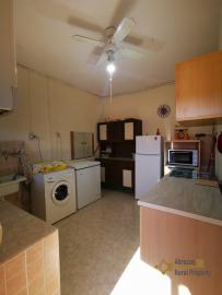 Three-bedroom country house with woodland, in a panoramic location. Fossalto Img15