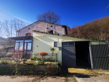 Three-bedroom country house with woodland, in a panoramic location. Fossalto Img6