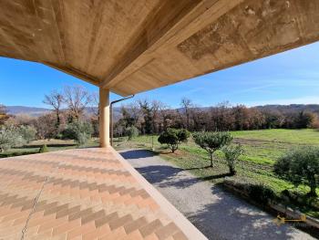 Beautiful 350 sqm villa, surrounded by a large garden and 3.340 sqm of land with fruit and olive trees, panoramic view. Trivento. Img48