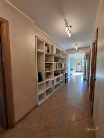 Beautiful 350 sqm villa, surrounded by a large garden and 3.340 sqm of land with fruit and olive trees, panoramic view. Trivento. Img25