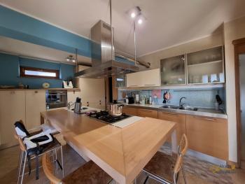 Beautiful 350 sqm villa, surrounded by a large garden and 3.340 sqm of land with fruit and olive trees, panoramic view. Trivento. Img12