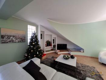 Beautiful 350 sqm villa, surrounded by a large garden and 3.340 sqm of land with fruit and olive trees, panoramic view. Trivento. Img10