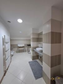 Beautiful 350 sqm villa, surrounded by a large garden and 3.340 sqm of land with fruit and olive trees, panoramic view. Trivento. Img26