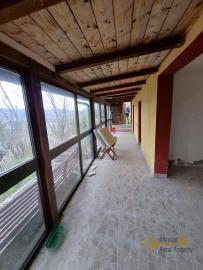 Character town house with panoramic terraced garden and versatile outbuilding with wooden veranda. Mafalda Img23